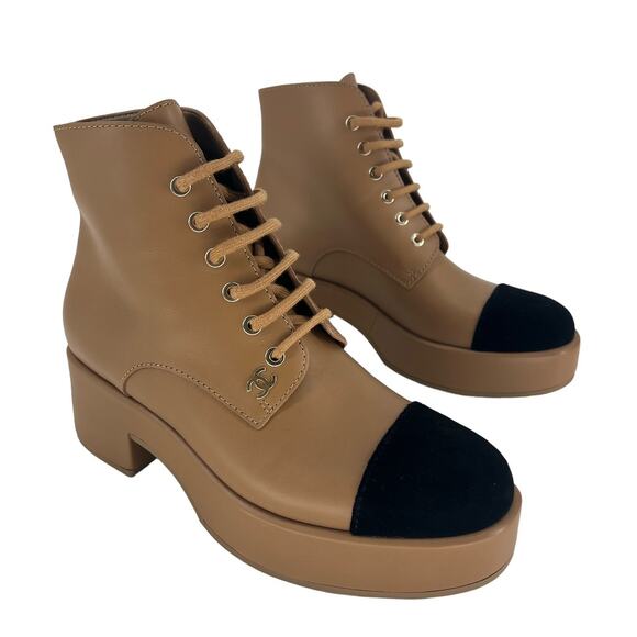 Chanel 2022 Interlocking CC Logo Cap Toe Lace-Up Boots - Picture 5 of 16